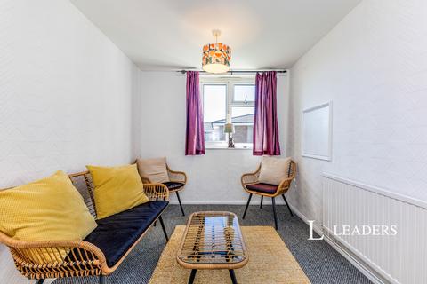 3 bedroom flat to rent, Millfield, Mill Place, KT1