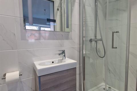 2 bedroom flat to rent, Alma Road, Windsor, Berkshire, SL4