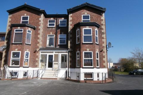 2 bedroom flat to rent, 5 Bridgenorth Avenue, Urmston, Manchester, M41