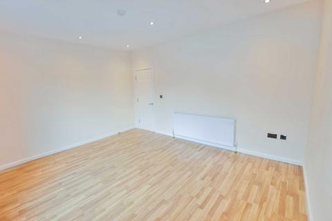 2 bedroom flat to rent, 5 Bridgenorth Avenue, Urmston, Manchester, M41