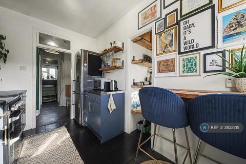 1 bedroom flat to rent, The Underwood, London, SE9