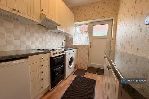 3 bedroom terraced house to rent, Trafford Street, Preston, PR1
