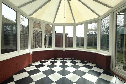 3 bedroom terraced house to rent, Broomfield, Guildford GU2
