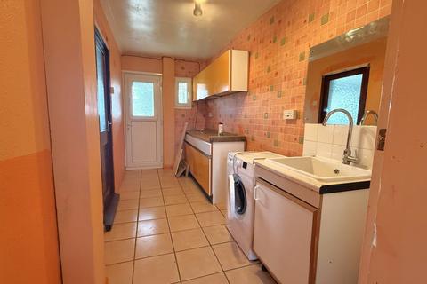 3 bedroom terraced house to rent, Broomfield, Guildford GU2