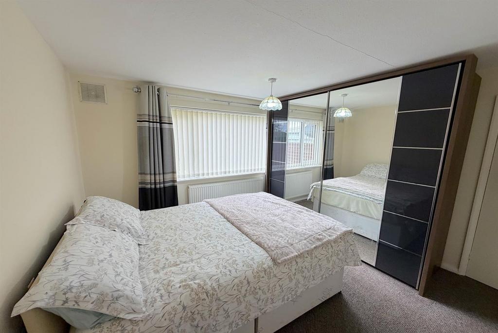 Bedroom 1 2nd.jpg