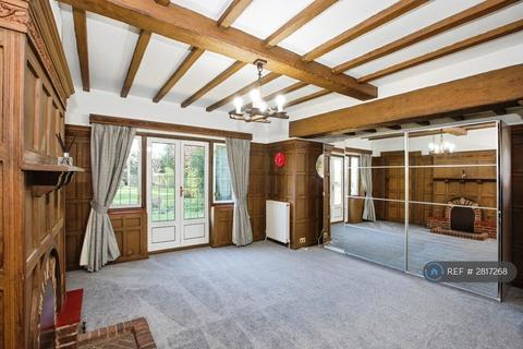 5 bedroom detached house to rent, The Gallop, Sutton, SM2
