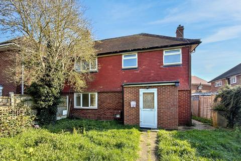 15 Monarch Close, Feltham, Middlesex, TW14 8BB