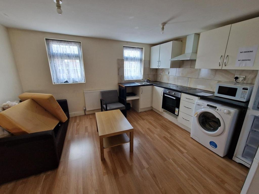 Open Plan Kitchen & Lounge
