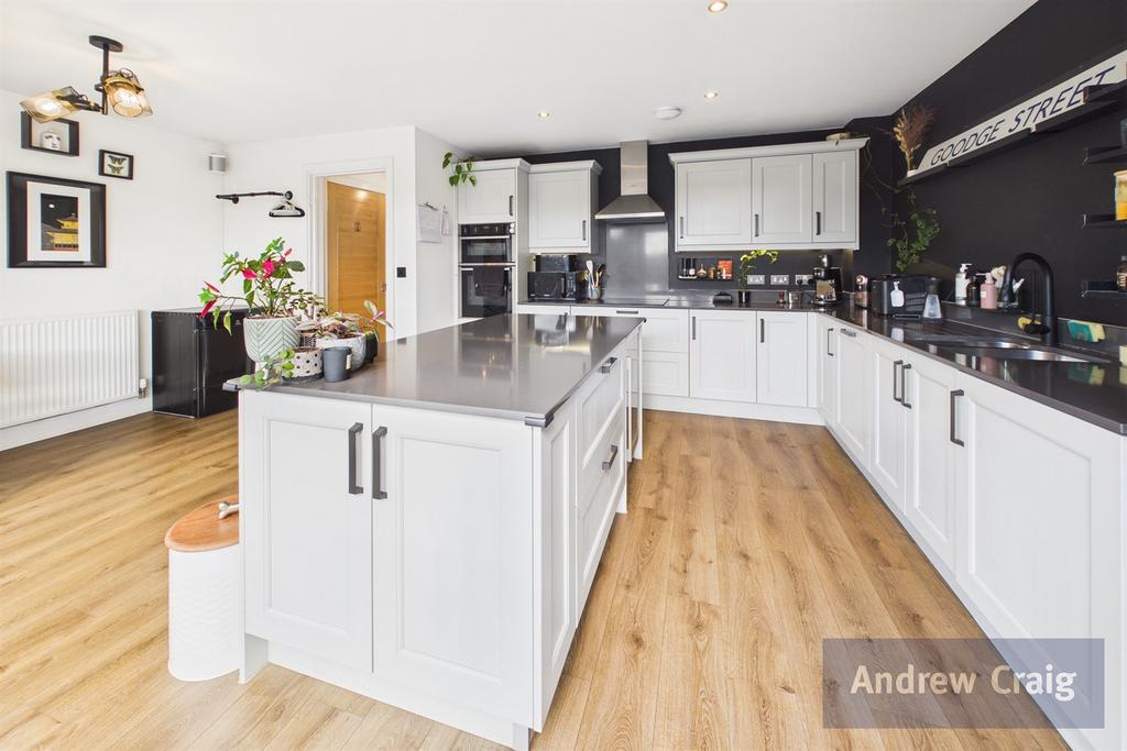 Kitchen Dining &