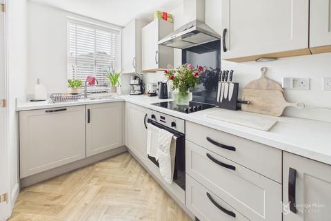 2 bedroom semi-detached house for sale, Heathfield Avenue, Hailsham BN27