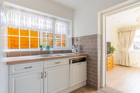 undefined, Quaves Road, langley, SL3