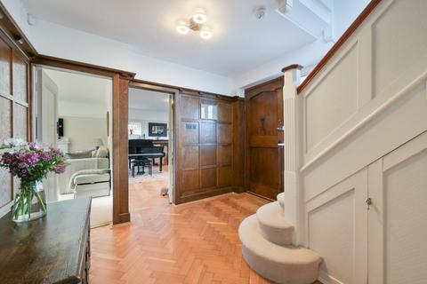 4 bedroom detached house for sale, Fiddicroft Avenue, Banstead