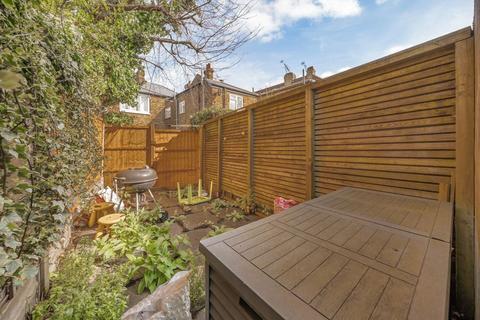 2 bedroom flat to rent, Edenvale Street, London SW6