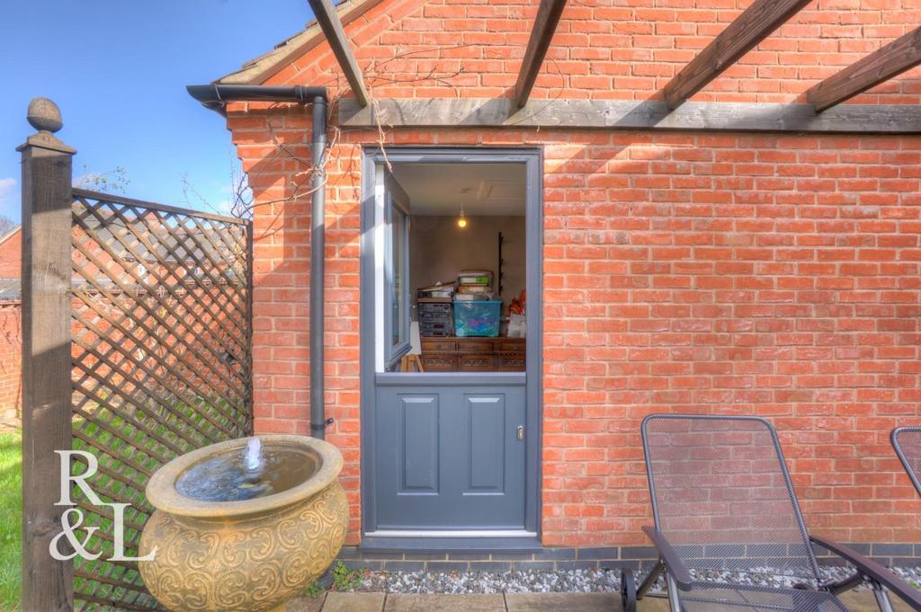 1 Kiln Close (12).jpg