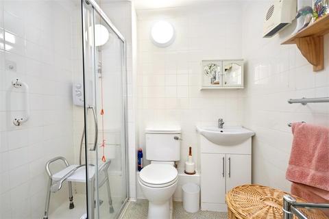1 bedroom retirement property for sale, St. Leonards Road, Eastbourne
