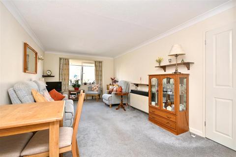 1 bedroom retirement property for sale, St. Leonards Road, Eastbourne