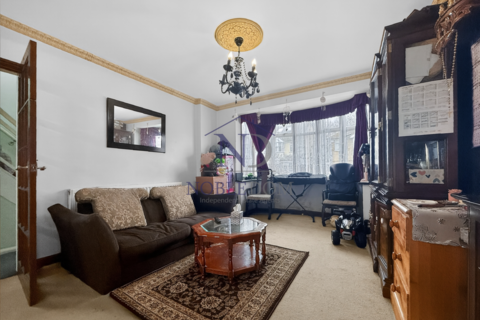 undefined, Willow Gardens, Hounslow, TW3