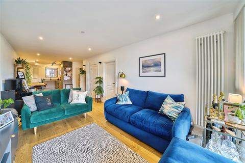 2 bedroom flat for sale, Yeo Street, London, E3