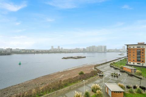 2 bedroom flat for sale, Inverness Mews, London E16