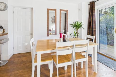 undefined, Kestrel Way, Buckingham, MK18