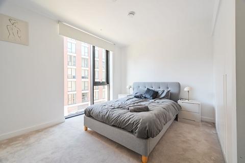 2 bedroom flat for sale, Royal Wharf, E16, Royal Docks, London, E16