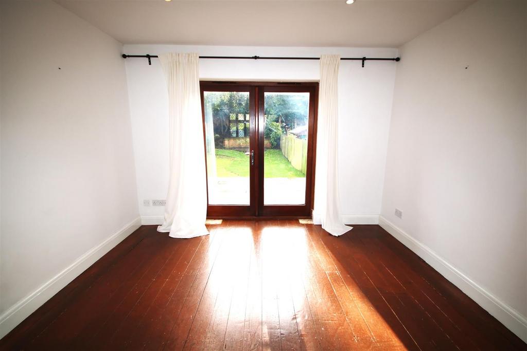 Dining Room a.JPG