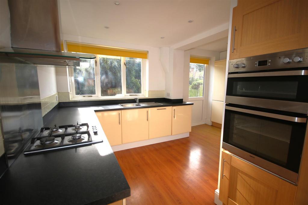Kitchen c.JPG