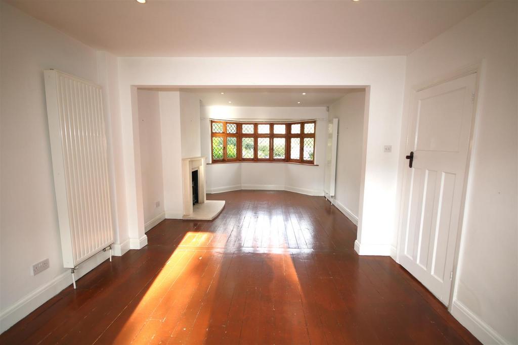 Living Room b.JPG