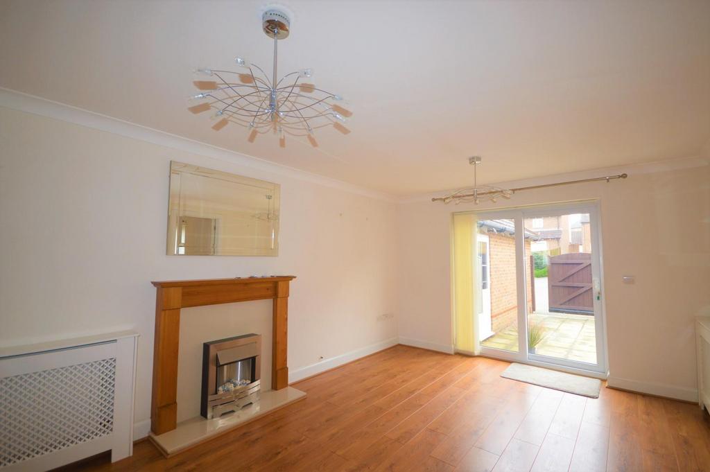 Living room 006.jpg