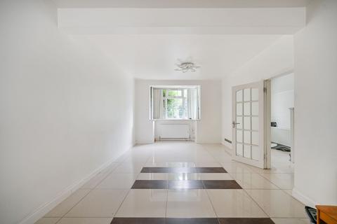4 bedroom semi-detached house to rent, Oxford Avenue, Heston, Hounslow, TW5