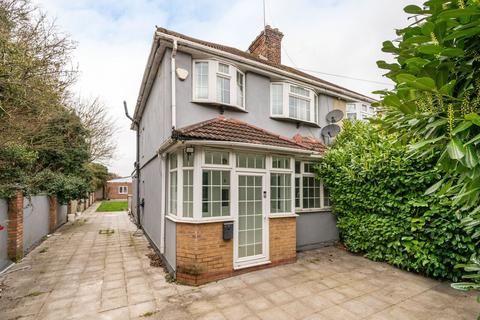 4 bedroom semi-detached house to rent, Oxford Avenue, Heston, Hounslow, TW5