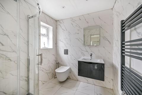 4 bedroom semi-detached house to rent, Oxford Avenue, Heston, Hounslow, TW5