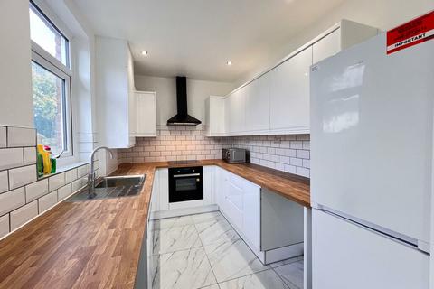 3 bedroom terraced house to rent, Ponteland Road, Newcastle upon Tyne NE5