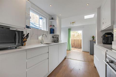 3 bedroom terraced house for sale, St. Hildas Road, London SW13