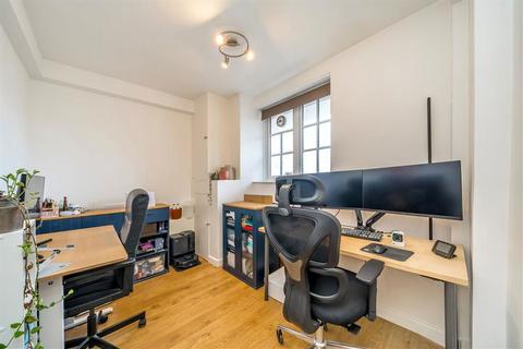 2 bedroom flat for sale, Adelaide Road, London NW3