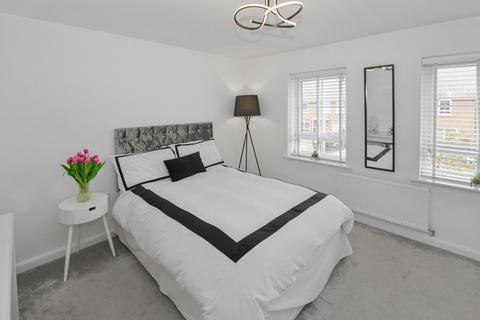undefined, 40 Peregrine Way, Warwick, CV34 6WP