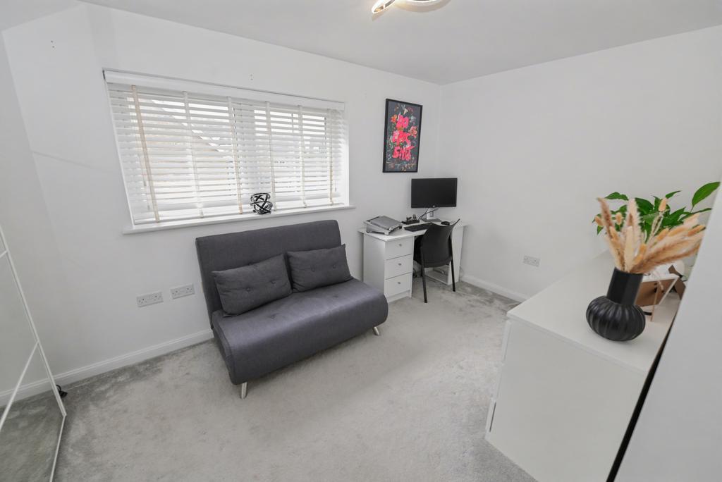 40 Peregrine Way - Image 4