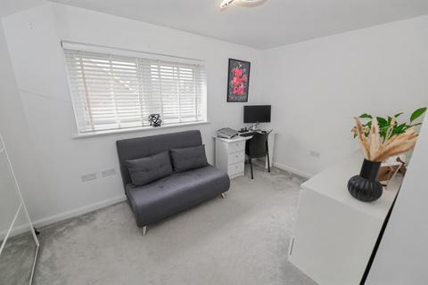 undefined, 40 Peregrine Way, Warwick, CV34 6WP