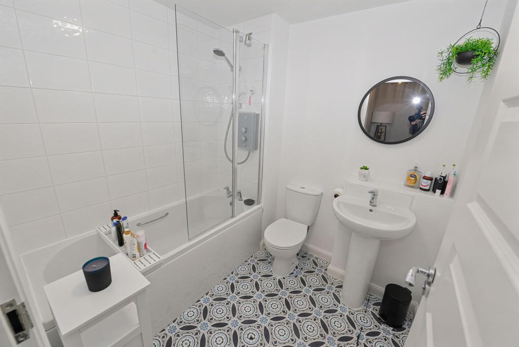 40 Peregrine Way - Image 5