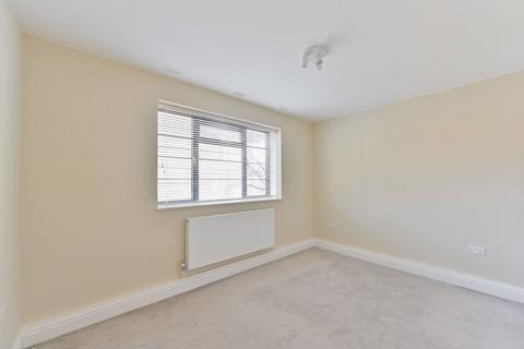 2 bedroom flat to rent, Wandsworth Road, Nine Elms, London, SW8
