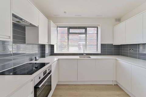 2 bedroom flat to rent, Wandsworth Road, Nine Elms, London, SW8