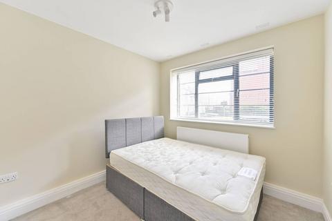 2 bedroom flat to rent, Wandsworth Road, Nine Elms, London, SW8