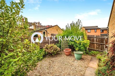 3 bedroom semi-detached house to rent, Victoria Way, London SE7