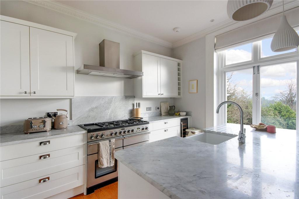 Kitchen/Reception Rm