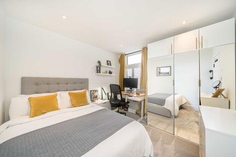 undefined, Finborough Road, London SW17