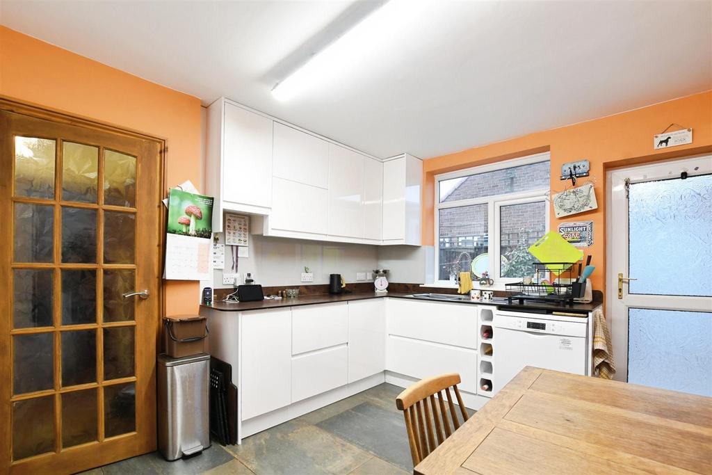 Fitted Kitchen