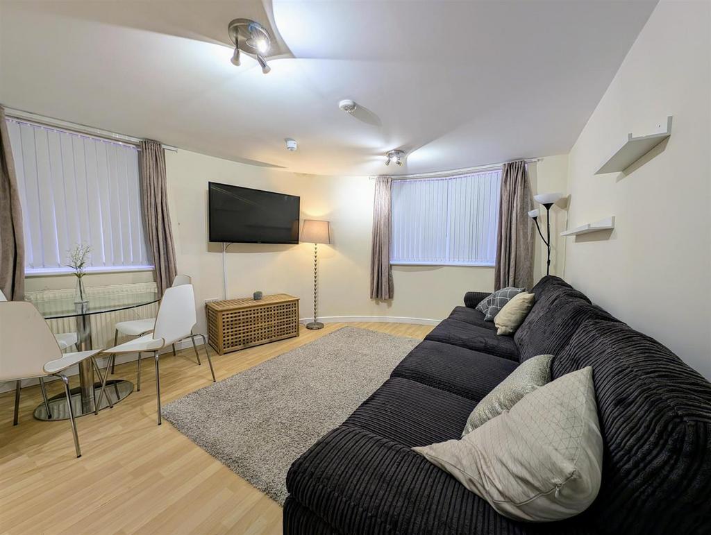 Living/Dining Room.jpg