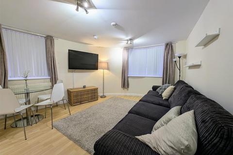 2 bedroom apartment to rent, Royal Quay, Liverpool