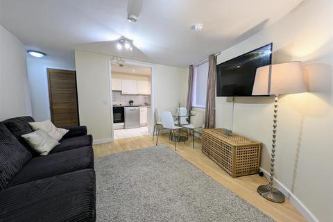 2 bedroom apartment to rent, Royal Quay, Liverpool