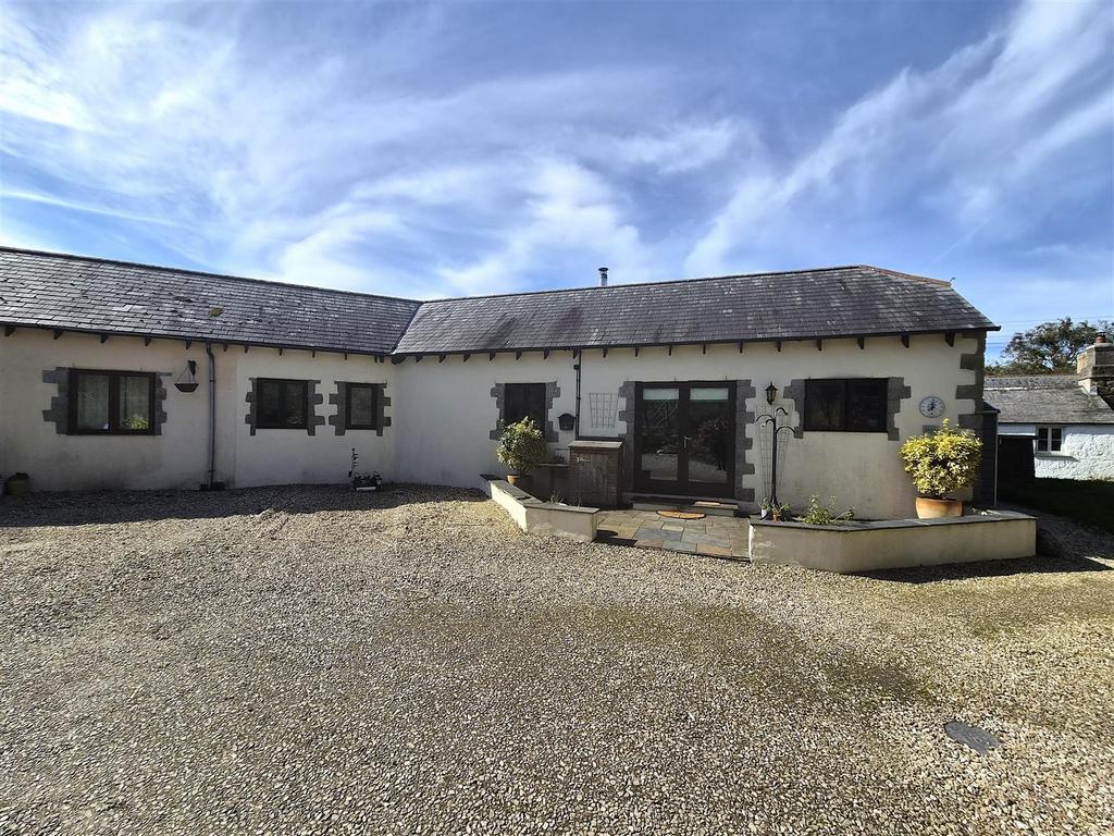 Cottage and parking.jpg